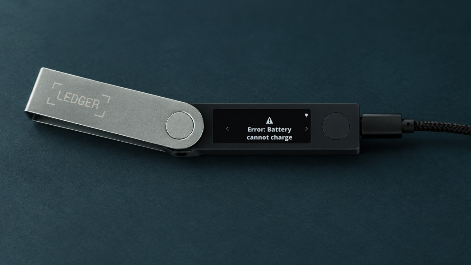 Ledger Nano X з повідомленням Battery cannot charge на екрані