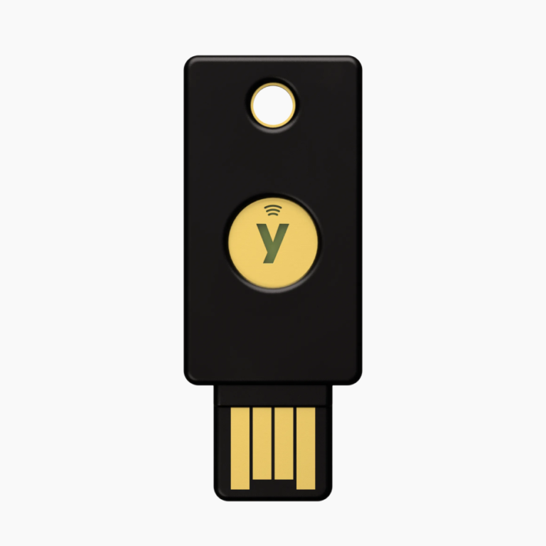 YubiKey 5 NFC FIPS (140-3) — ключ безпеки USB-A з NFC, вигляд спереду