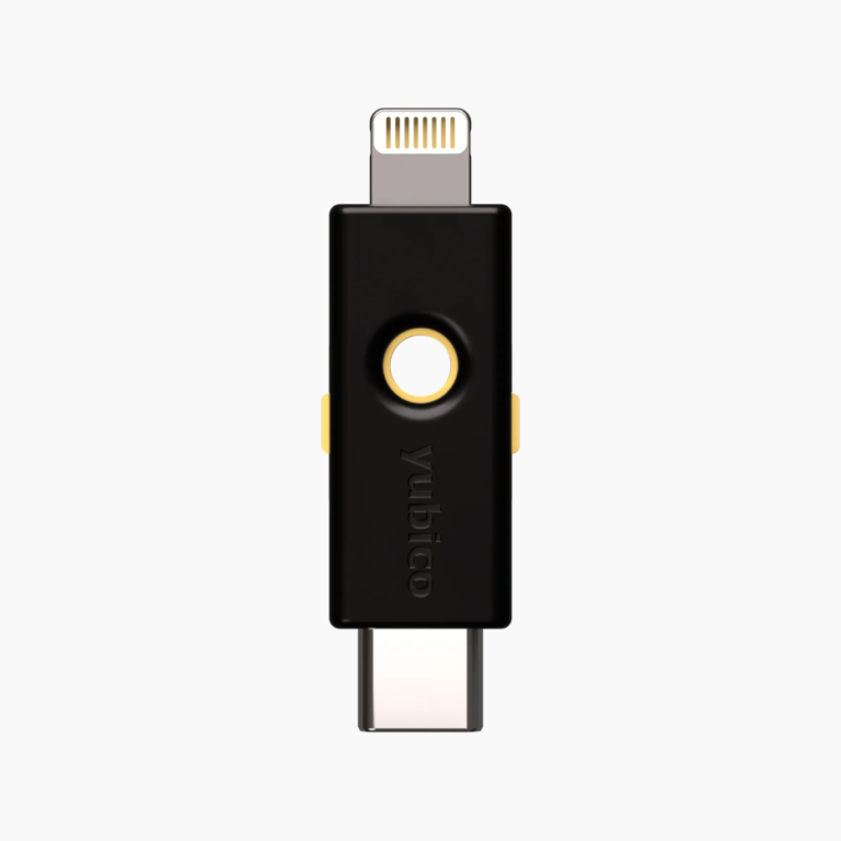 YubiKey 5Ci FIPS (140-3) — ключ з роз'ємами USB-C і Lightning, вигляд спереду